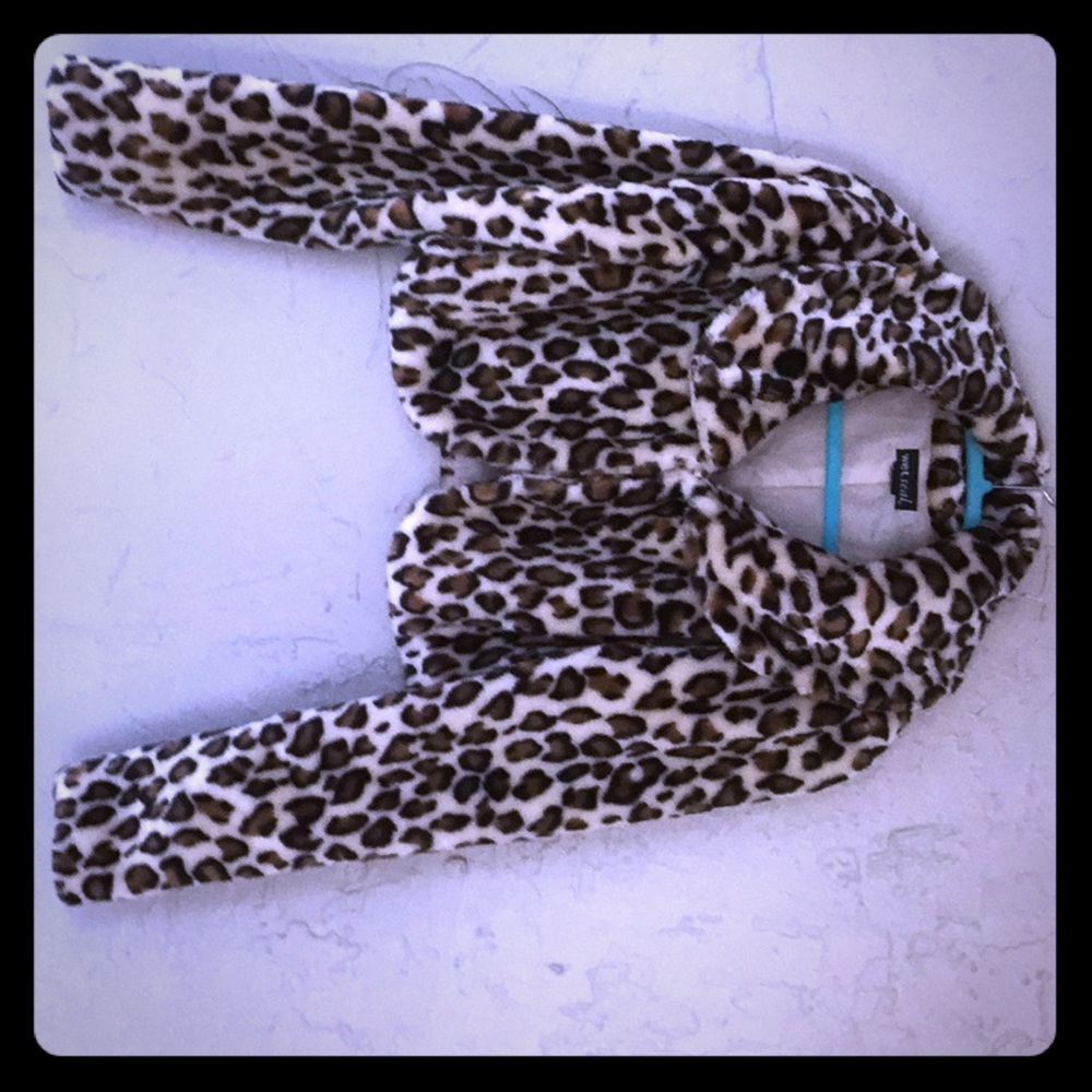 Cropped fur jacket